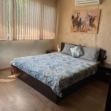 Lotos Apartament Lejlighed Burgas City Eksteriør billede